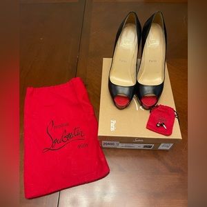 Christian Louboutin Very Prive 120  Kid Peep Toe Pumps - Black/Red 4500
Sz. 38